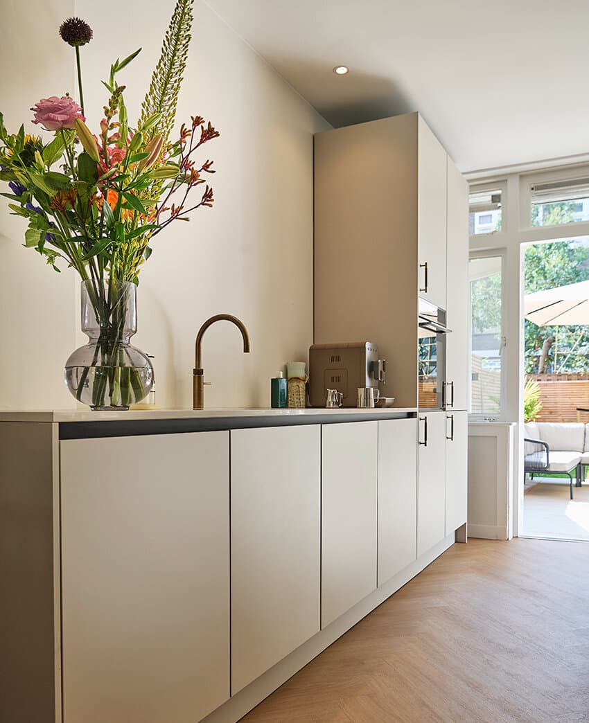 csm_Overzicht-kastenwand-met-spoelbak-moderne-keuken_370a30a8c1.jpg