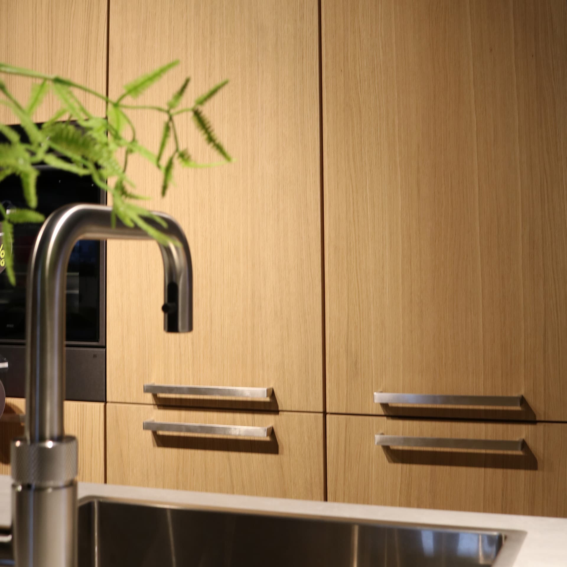 Keuken-met-eikenhouten-fronten.jpg Keuken met eikenhouten fronten